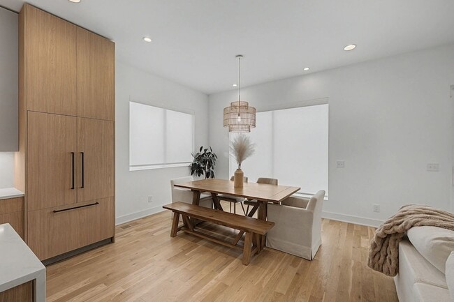 Building Photo - 2510 Barclay Dr