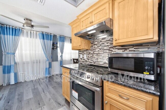 Building Photo - 8924 La Margarita Way