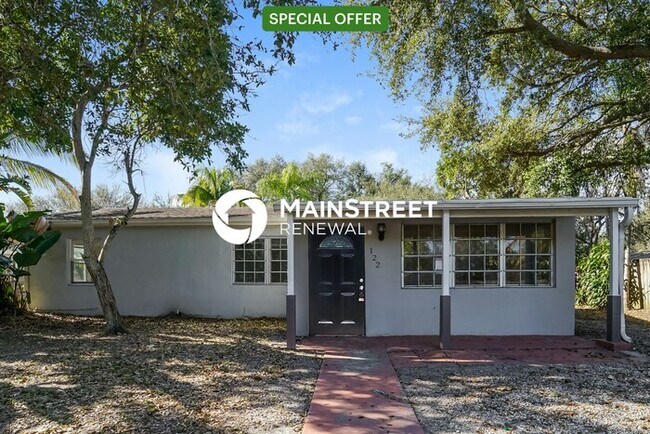 Primary Photo - 3 Bedroom Pet-Friendly Home in West Park, ...
