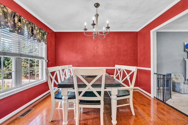 Building Photo - 221 Minnie Bell Ln