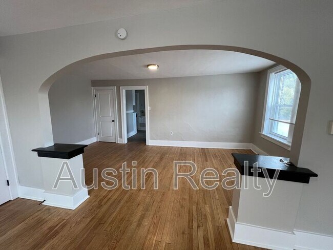 Building Photo - 2173 Big Bend Blvd