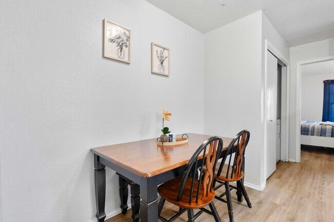 Building Photo - 4203 Deek Dr