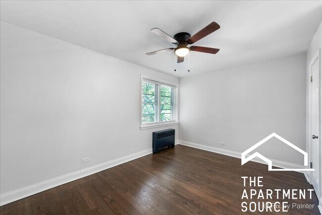 Building Photo - 2715 W Berwyn Ave
