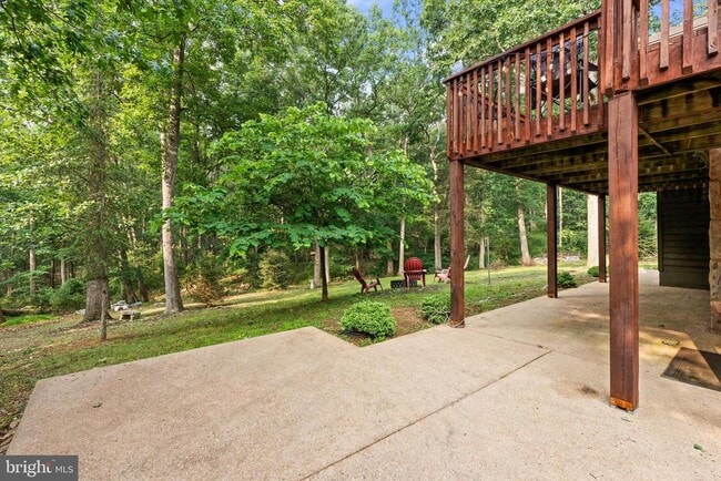 Building Photo - 220 Martin Ln