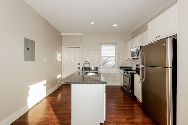 Building Photo - 2029 N College Ave