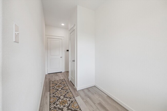 Building Photo - 7419 Casuna Ln