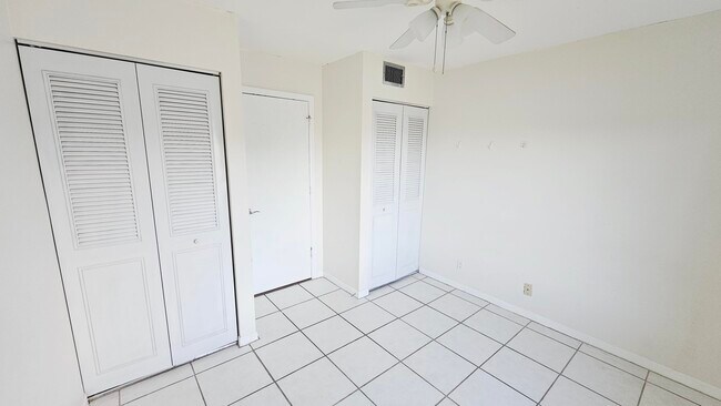 Building Photo - 1001 Green Pine Blvd