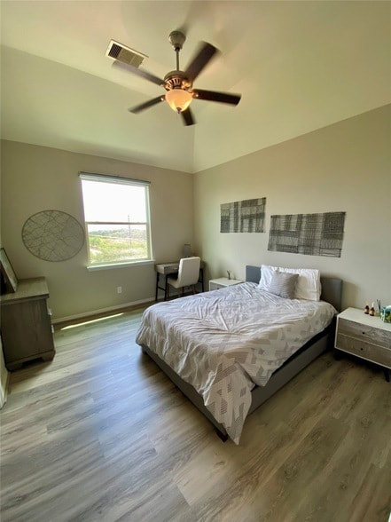 Building Photo - 12279 Oxford Cres Cir