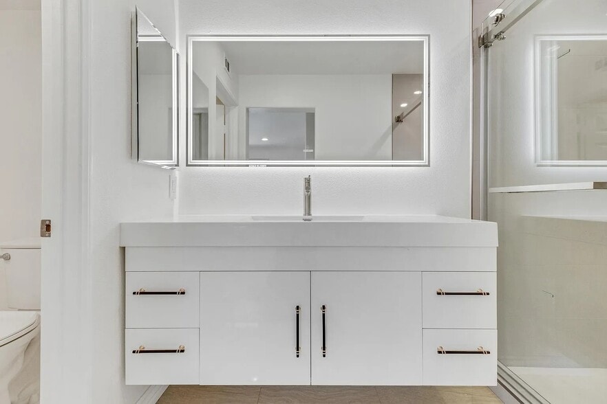 Building Photo - 140 Liberty St