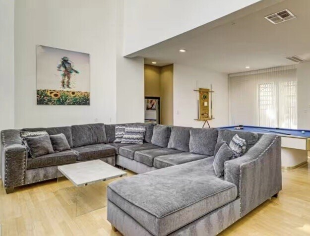 Primary Photo - 5608 San Felipe St