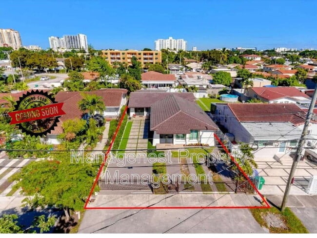 Building Photo - 3031 SW 25th Ter
