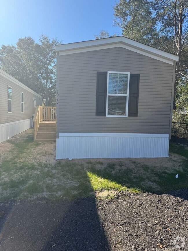 Building Photo - BRAND NEW 3 BR 2 BATH LUXURY MOBILE HOME