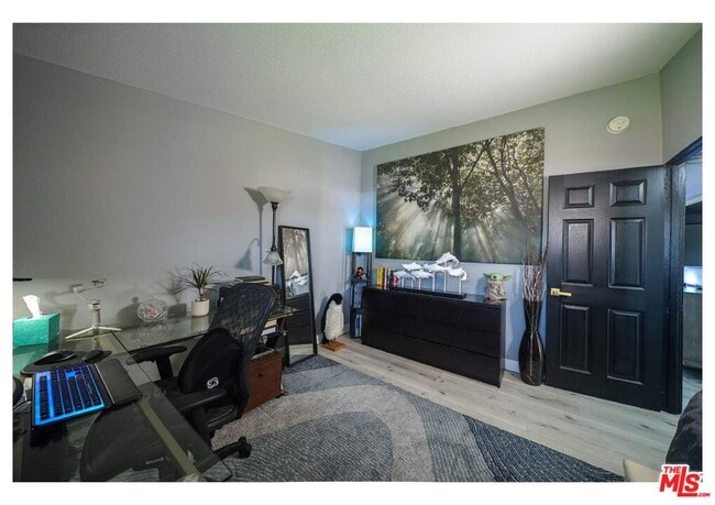 Building Photo - 848 W Irving Pl