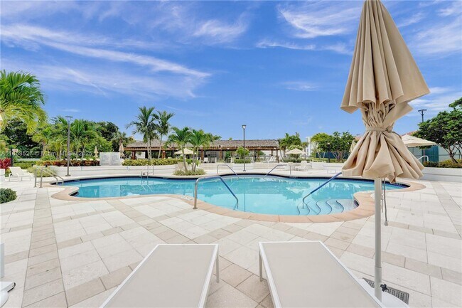 Building Photo - 20281 E Country Club Dr