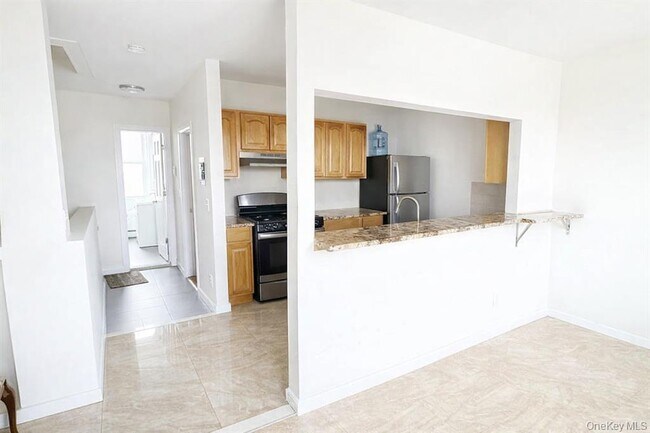 Building Photo - 296 Mill St