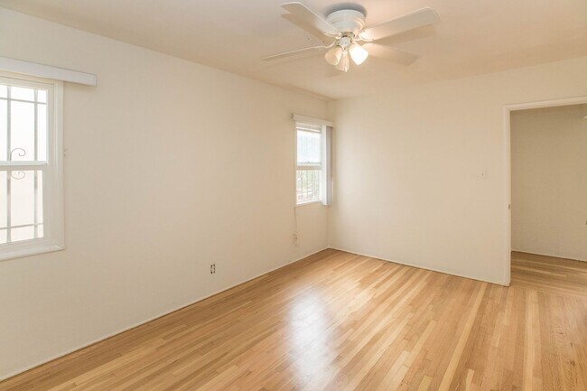 Building Photo - 25 19th Ave