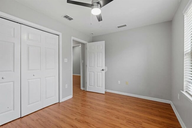 Building Photo - 2414 Quazar Cir