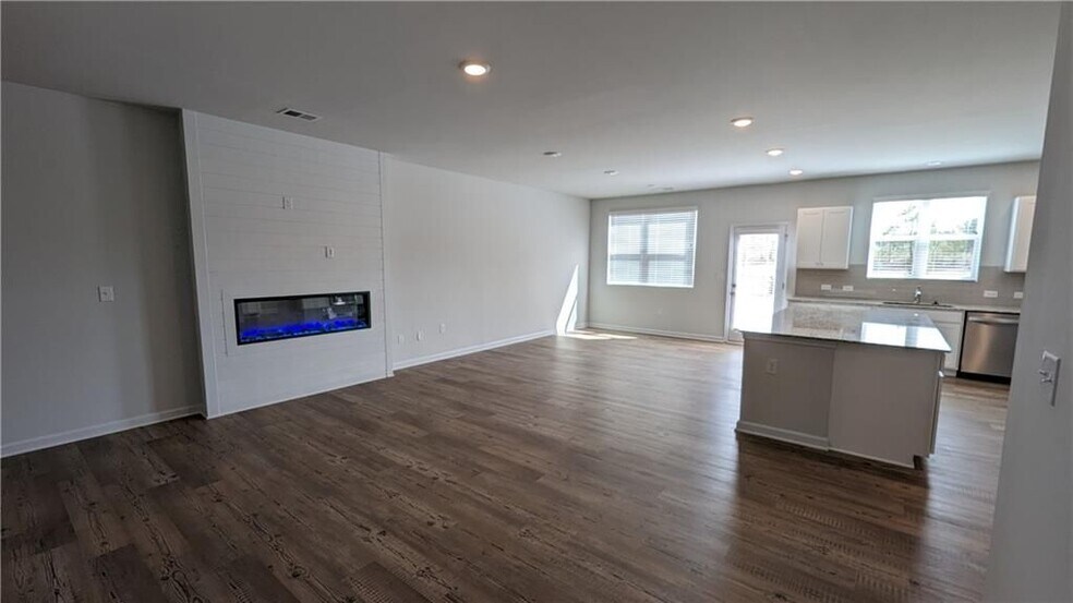 Building Photo - 840 Pt Pl Dr