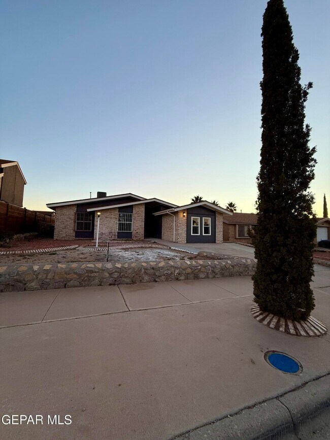 Building Photo - 11820 Tracy Austin Ln