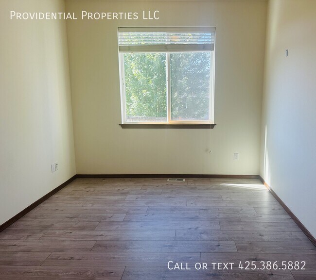 Building Photo - 7625 NE 201st Pl