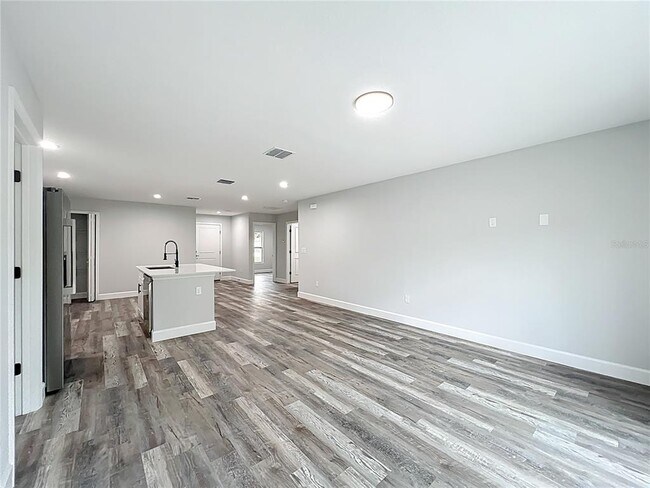 Building Photo - 527 Marion Oaks Ln