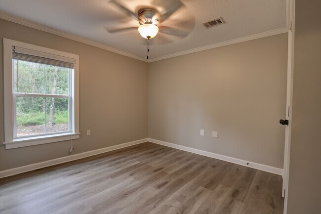 Building Photo - 6602 Co Rd 32