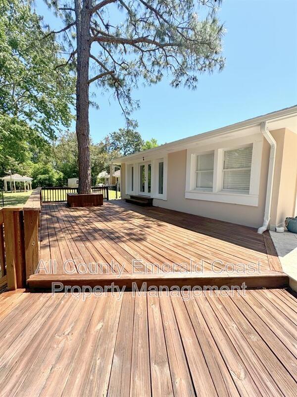 Building Photo - 847 Kell Aire Dr