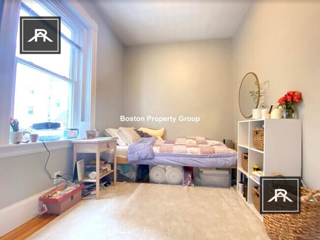 Building Photo - 4 bedroom in Brookline MA 02446