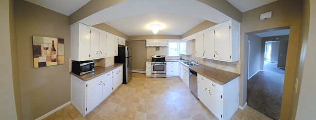 Kitchen - 205 2nd St W