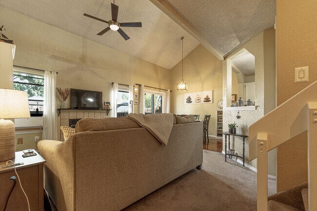 Building Photo - Briargate home on Chancellor for rent!