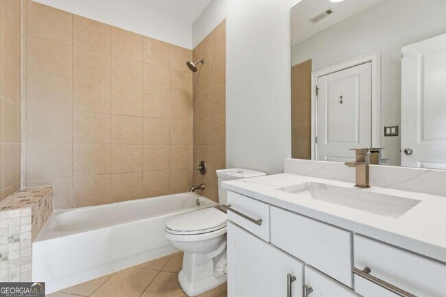 Building Photo - 850 Ormewood Ave SE