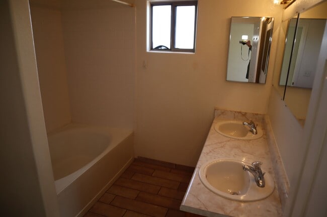 Building Photo - Hear The Songbirds Sing!