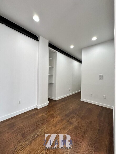Building Photo - 410 Eastern Pkwy