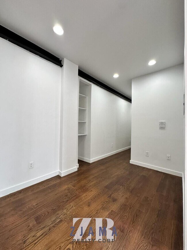 Building Photo - 410 Eastern Pkwy