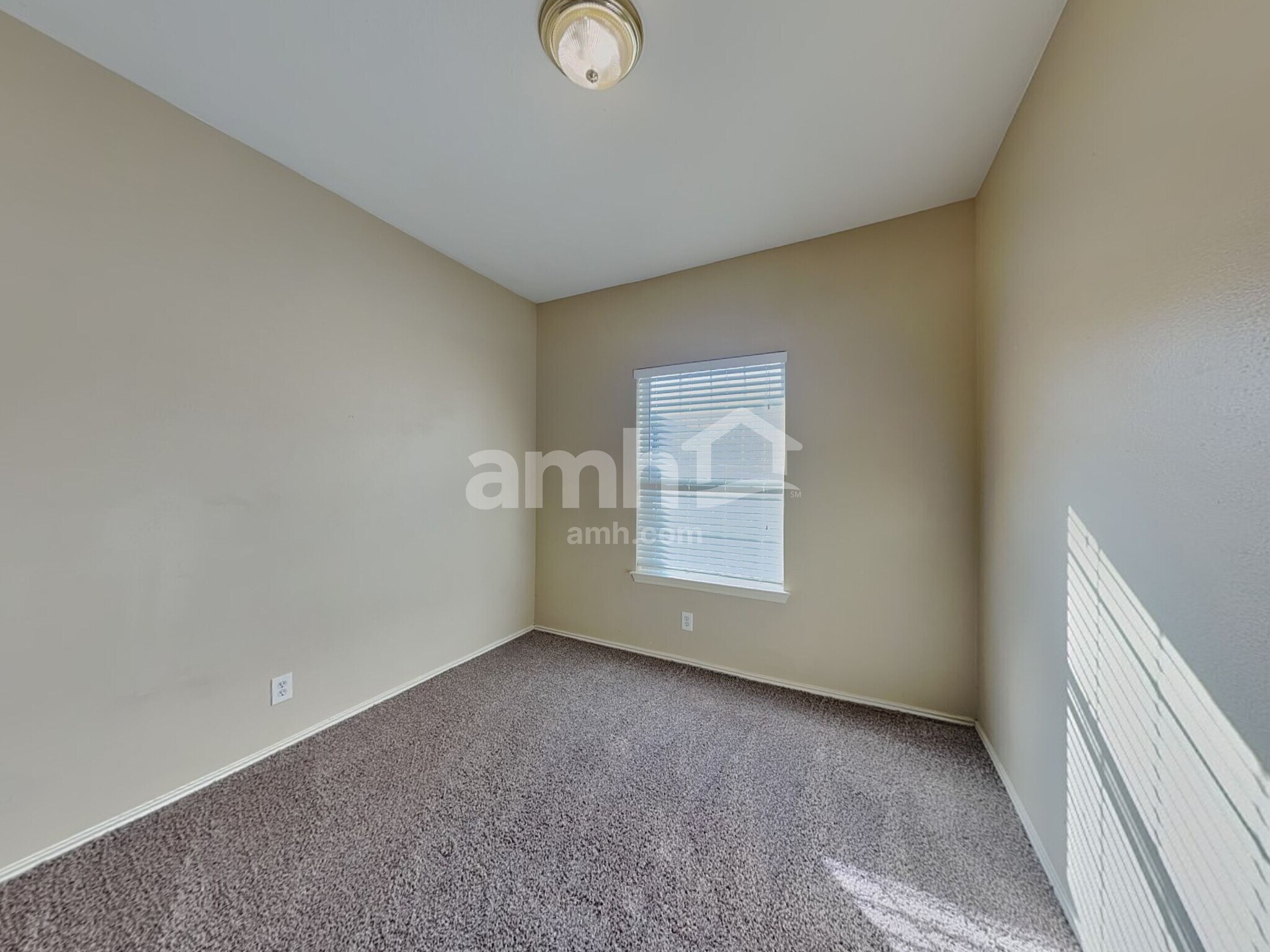 Building Photo - 2326 Loquat Ln