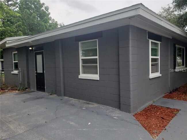 Building Photo - A-B 310 Mosley Rd, Lake Alfred Fl 33850