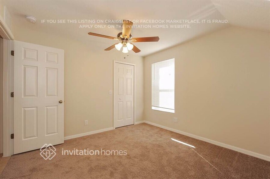 Building Photo - 10710 Lakeside Vista Dr