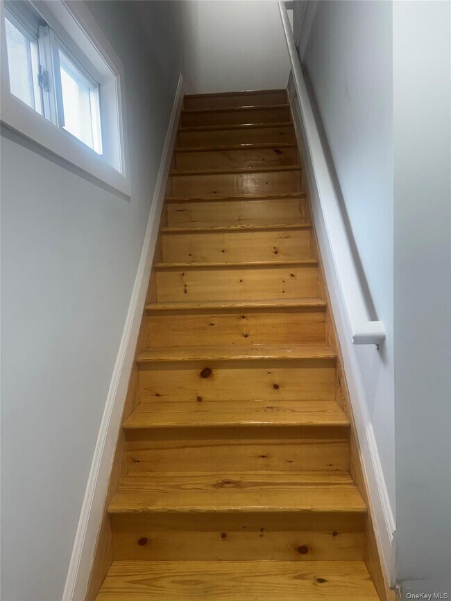 Building Photo - 1611 Research Ave