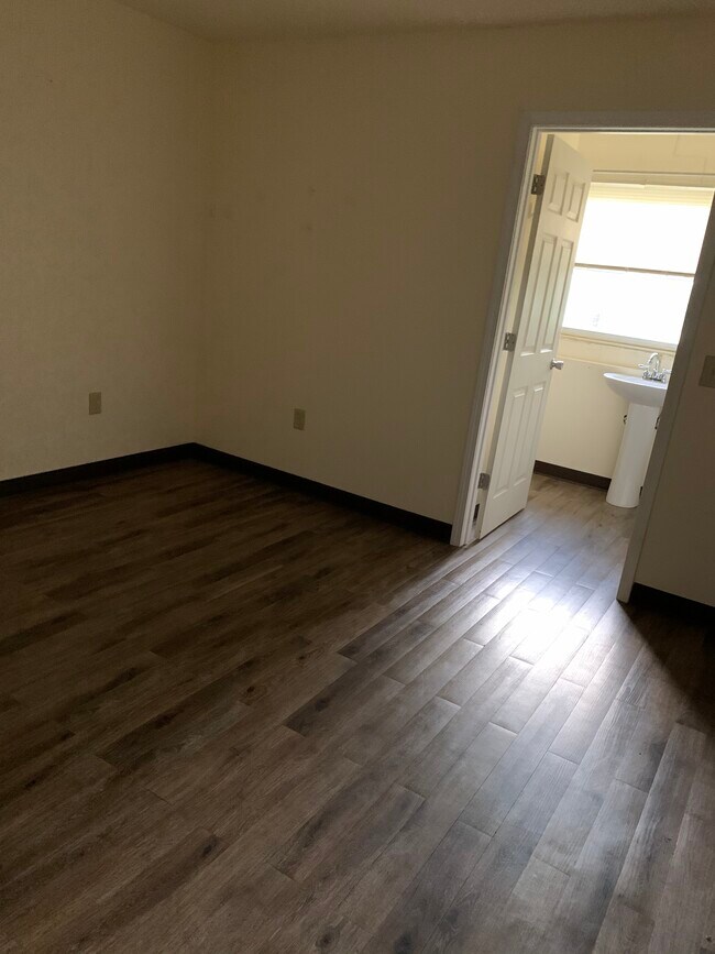 Building Photo - Madrid Court