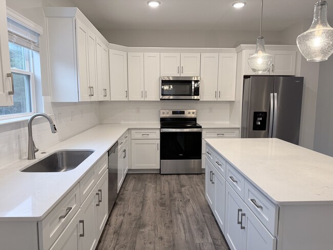 Building Photo - 57 Walnut Springs Dr