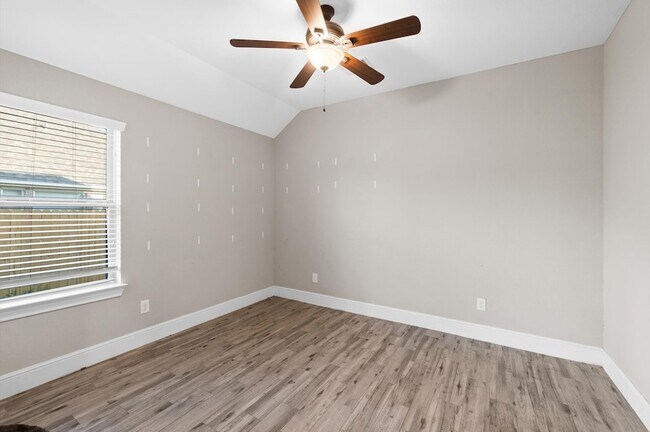 Building Photo - 9707 Highland Pointe Dr