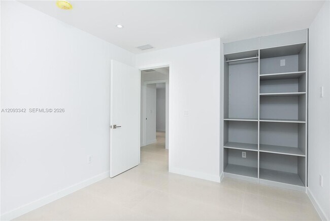 Building Photo - 1801 NE 173rd St