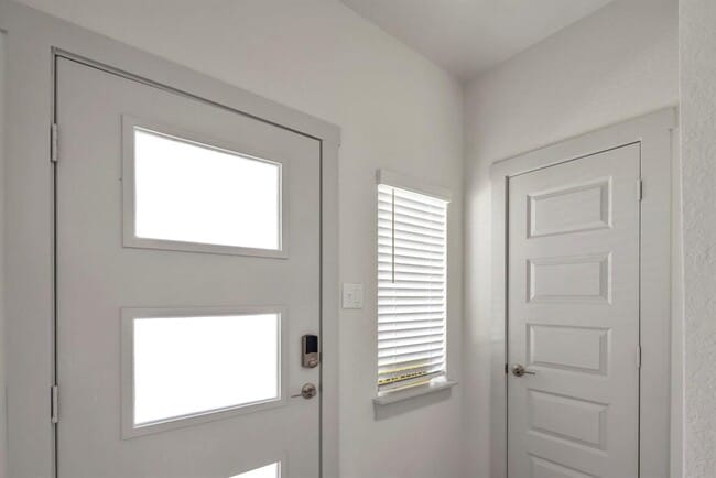 Building Photo - 108 Windsor Blvd