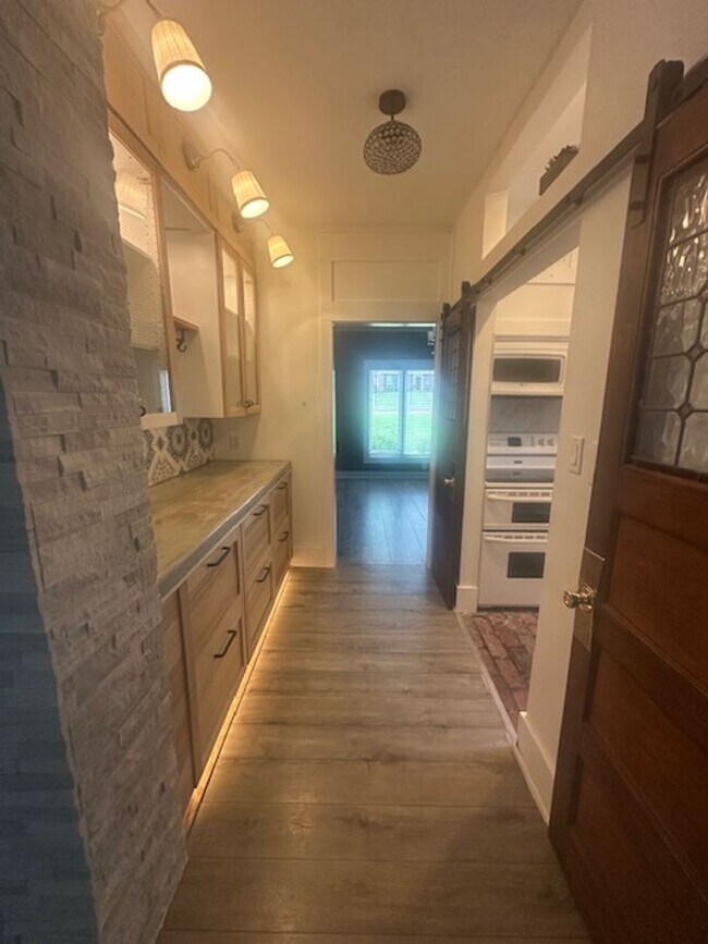 Building Photo - Stunning 5-Bedroom Home in Germantown-Spac...