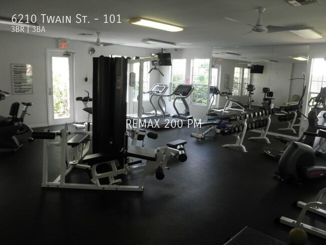 Building Photo - 6210 Twain St