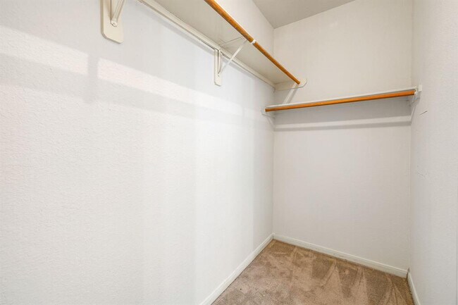 Building Photo - 9415 Herons Grove Ln