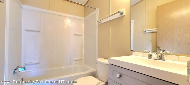 Building Photo - *** August 2025 Rent Free***  3 Bed 2 Bath...