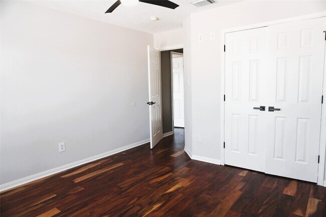 Building Photo - 3629 Pine Valley Dr