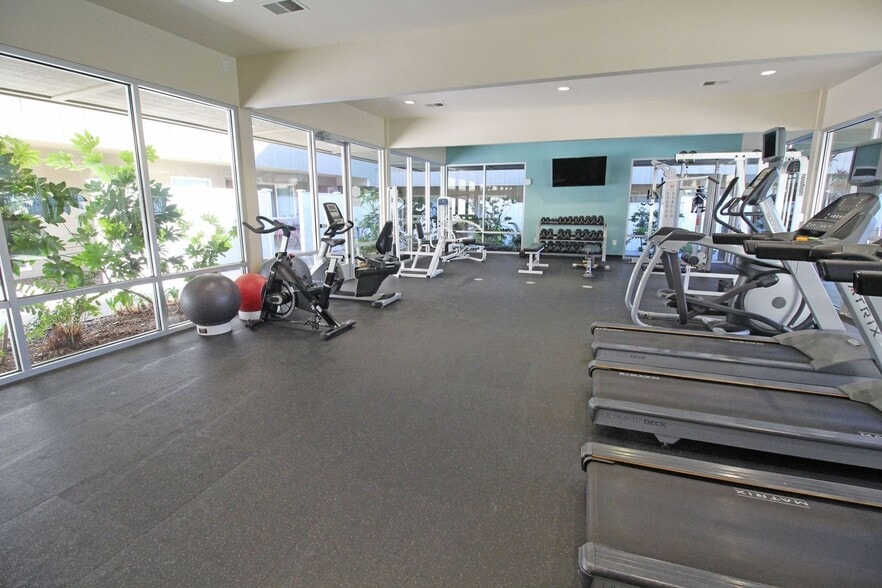 Interior Photo - University Court