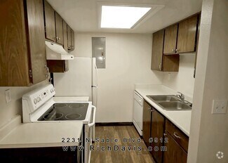 Building Photo - Large 1 bed with washer and dryer hookup